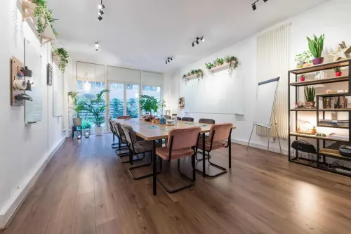 Delightful Creative Space With an Eclectic Urban Charm for Inspiring Workshops