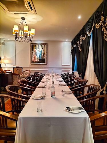 Elegant Formal Dining Space With Luxurious Décor for Corporate Dinners and Special Events