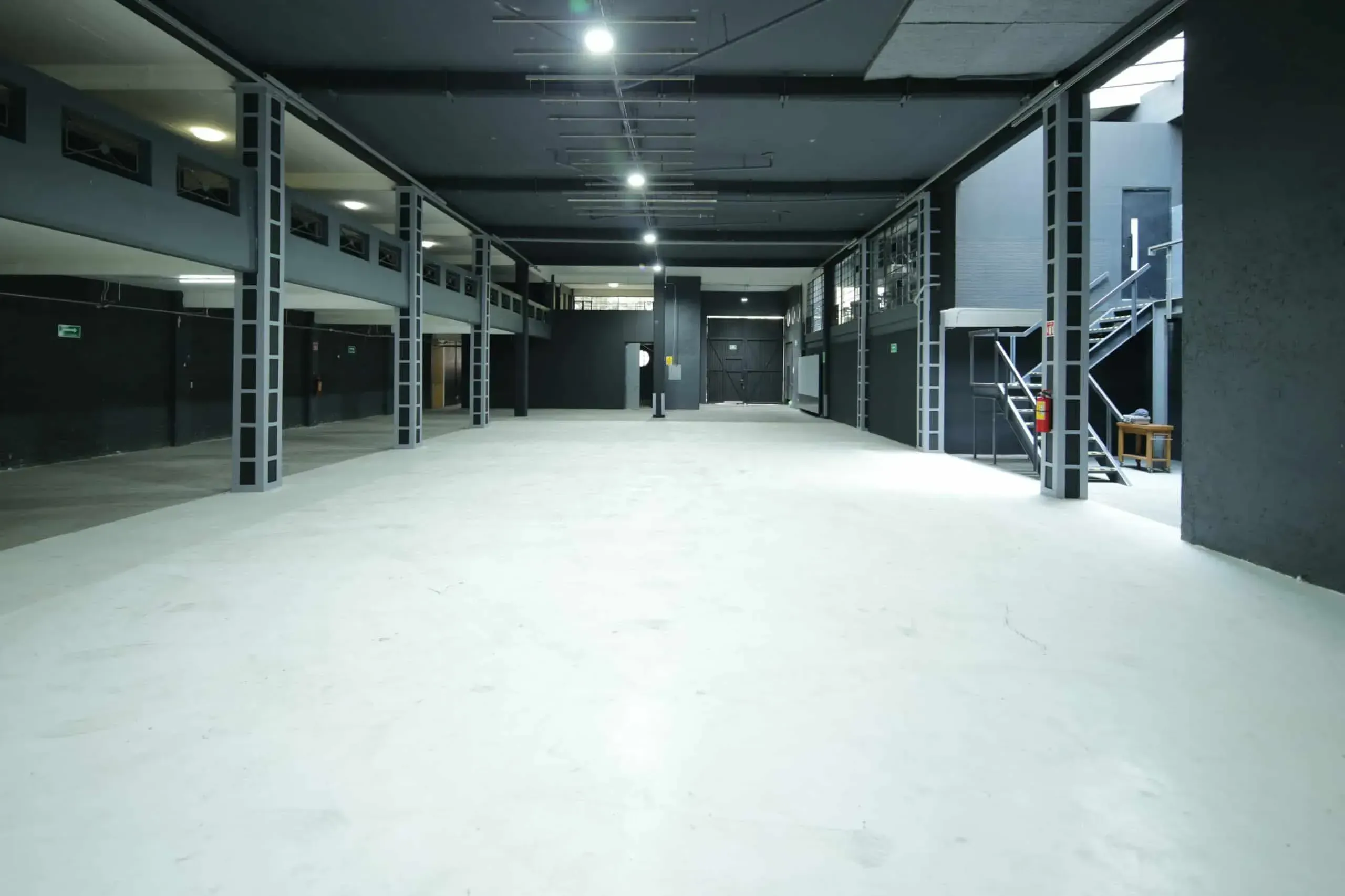 A Spacious Multipurpose Industrial Event Space in Mexico City.webp