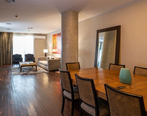 A Contemporary Space Balancing Privacy, Functionality, and Elegant Design