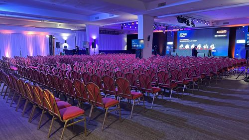 Industrial-Style Event Hall for Trade Shows and Large-Scale Conferences