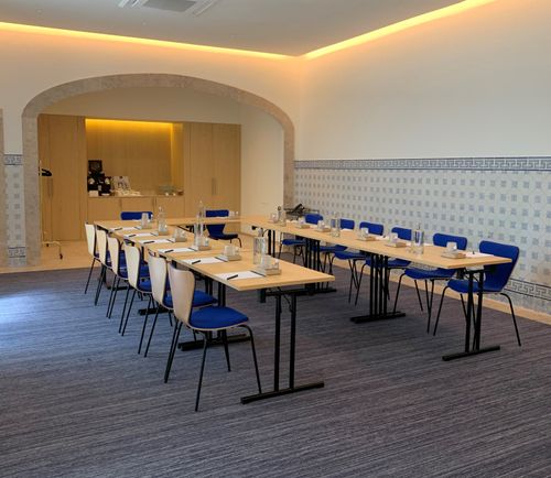 Elegant Neo-Manueline Room With Classic Touches for Educative Seminars 