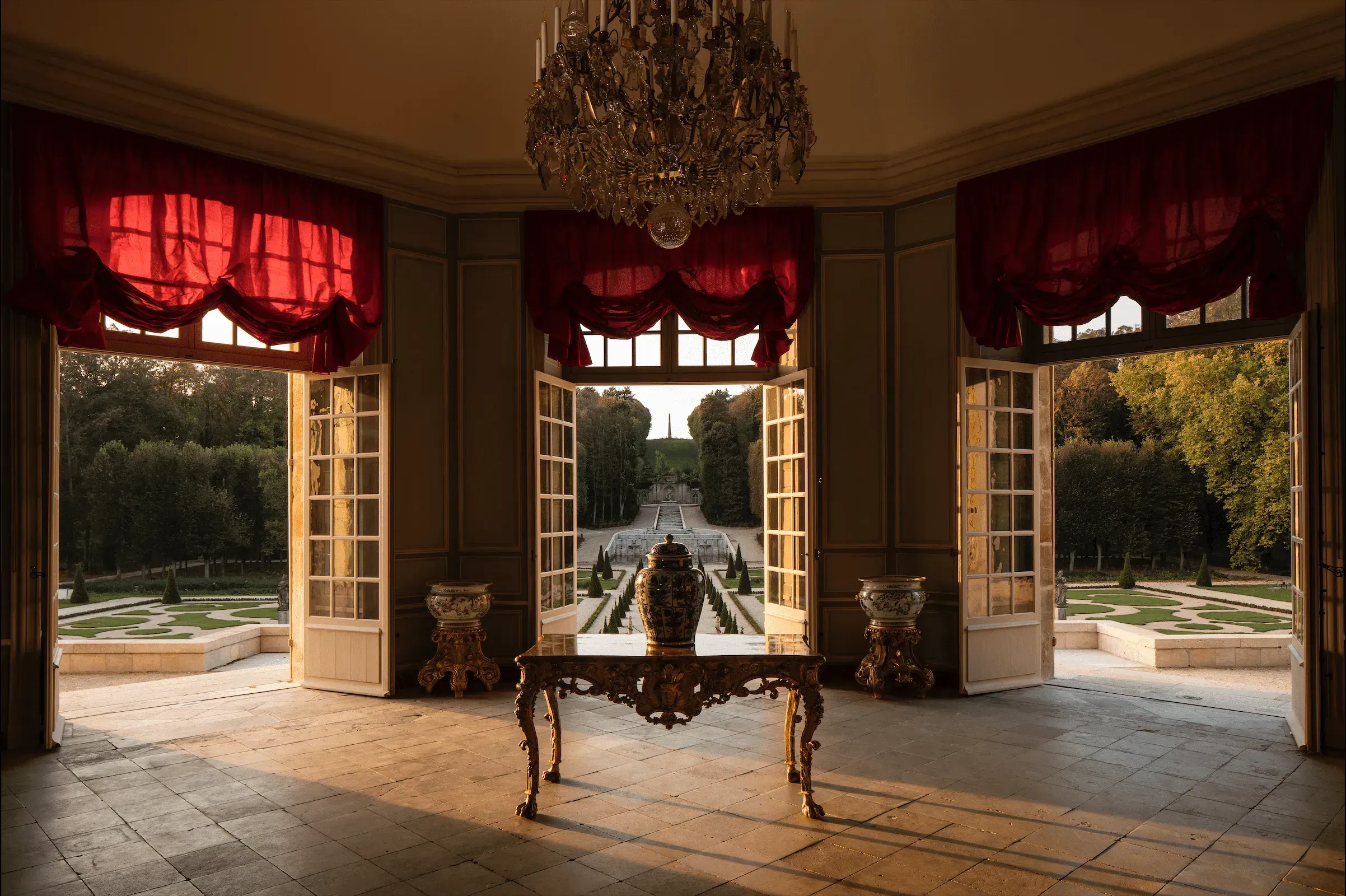 A luxury event location in Paris in a historic chateau with Baroque architecture.webp