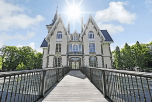 1886 Château With Belle éPoque Salons and High-Tech Auditoriums