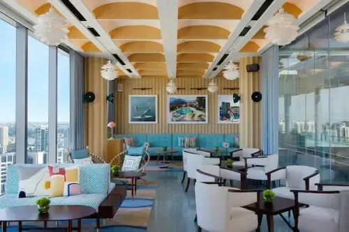 Chic Rooftop Venue With Palm Springs Vibes for Sophisticated Cocktails