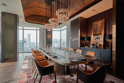 Luxurious Boardroom With Stunning City Views for High-Profile Meetings