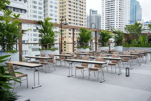 Modern Rooftop Terrace With Lush Greenery for Outdoor Meetings