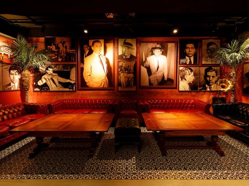 Gilded Vintage Lounge With Timeless Elegance for Elite Private Soirées and High-Level Discussions