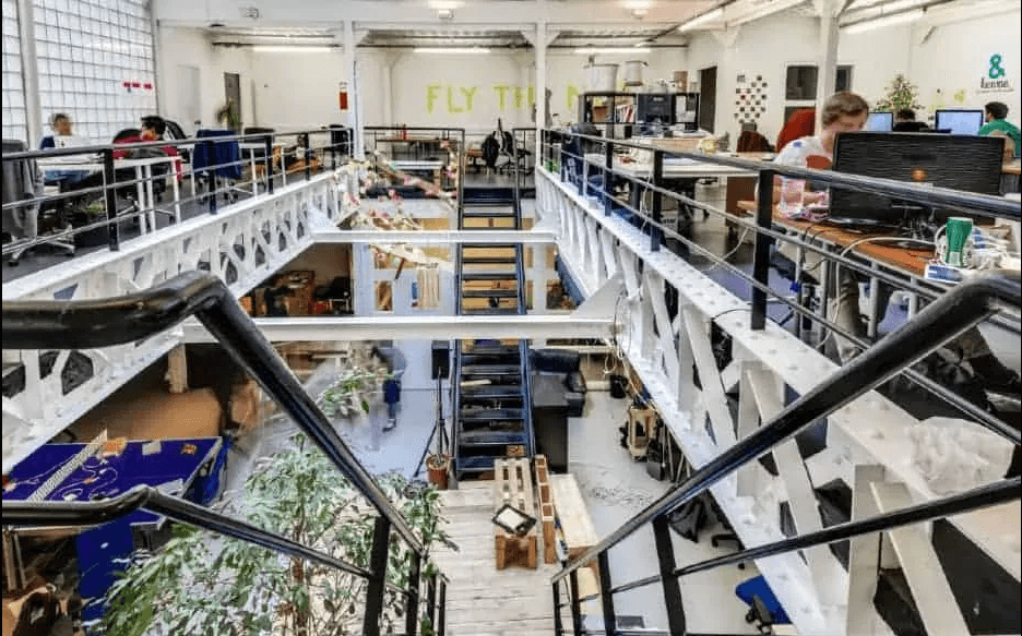 Urban Chic Venue With Industrial Flair for Exclusive Corporate Gatherings
