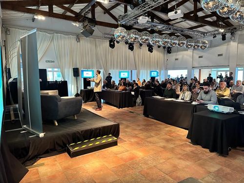 Rustic-Chic Open Hall With Modern Comforts for Stylish Celebrations