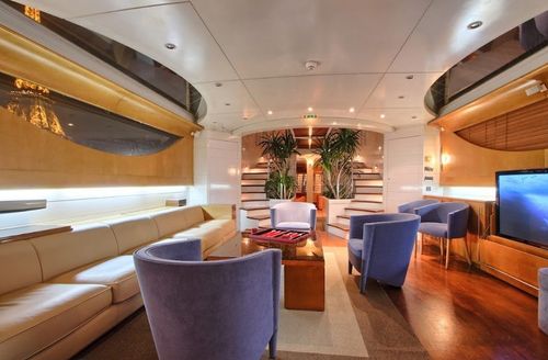Elegant Yacht With Eiffel Tower Views for Sophisticated Cocktail Parties