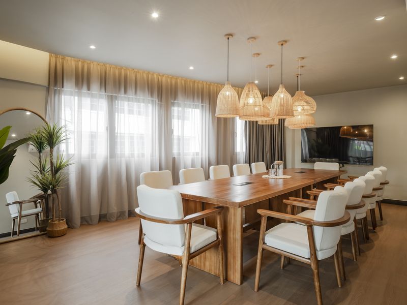 Boutique Boardrooms: Refined Settings for Exclusive Corporate Meetings