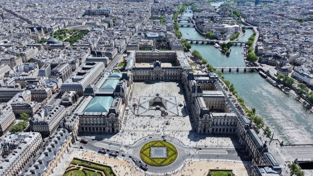 Effortless Group Transport for Large Events in Paris
