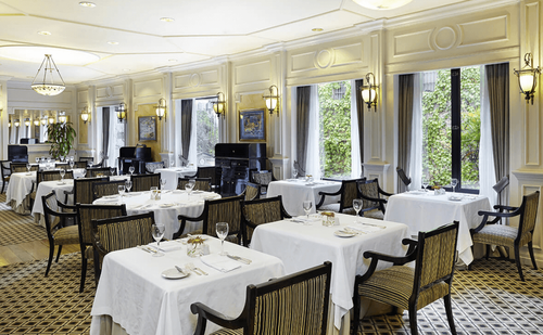 Luxury Dining Room with Elegant Touches, Perfect for Corporate Functions