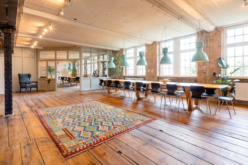 Sunlit Industrial Loft With Flexible Layouts for Creative Gatherings