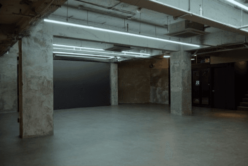 Raw and Multipurpose LED Studio With Industrial Design for Versatile Events