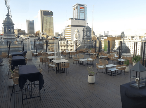 Vibrant Sky Lounge Overlooking Historic Landmarks for Exclusive Occasions