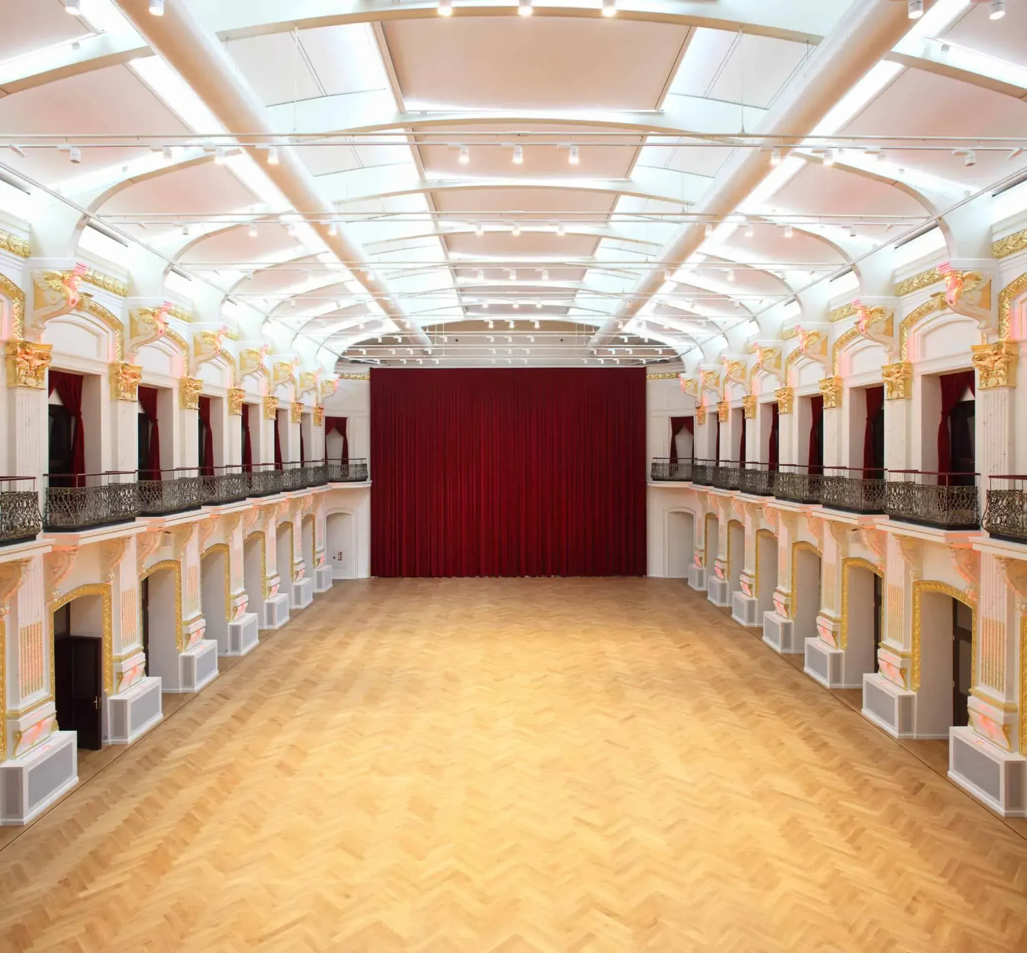 A monumental historic event space in Vienna with a colonial vibe.webp